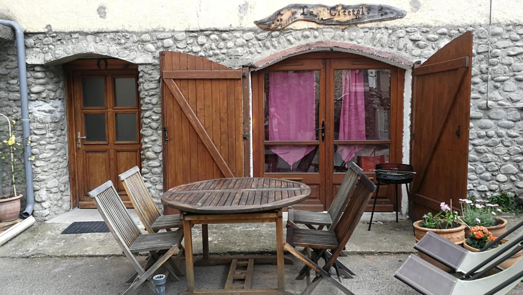 La Cirerole Hotel Casteil Екстериор снимка
