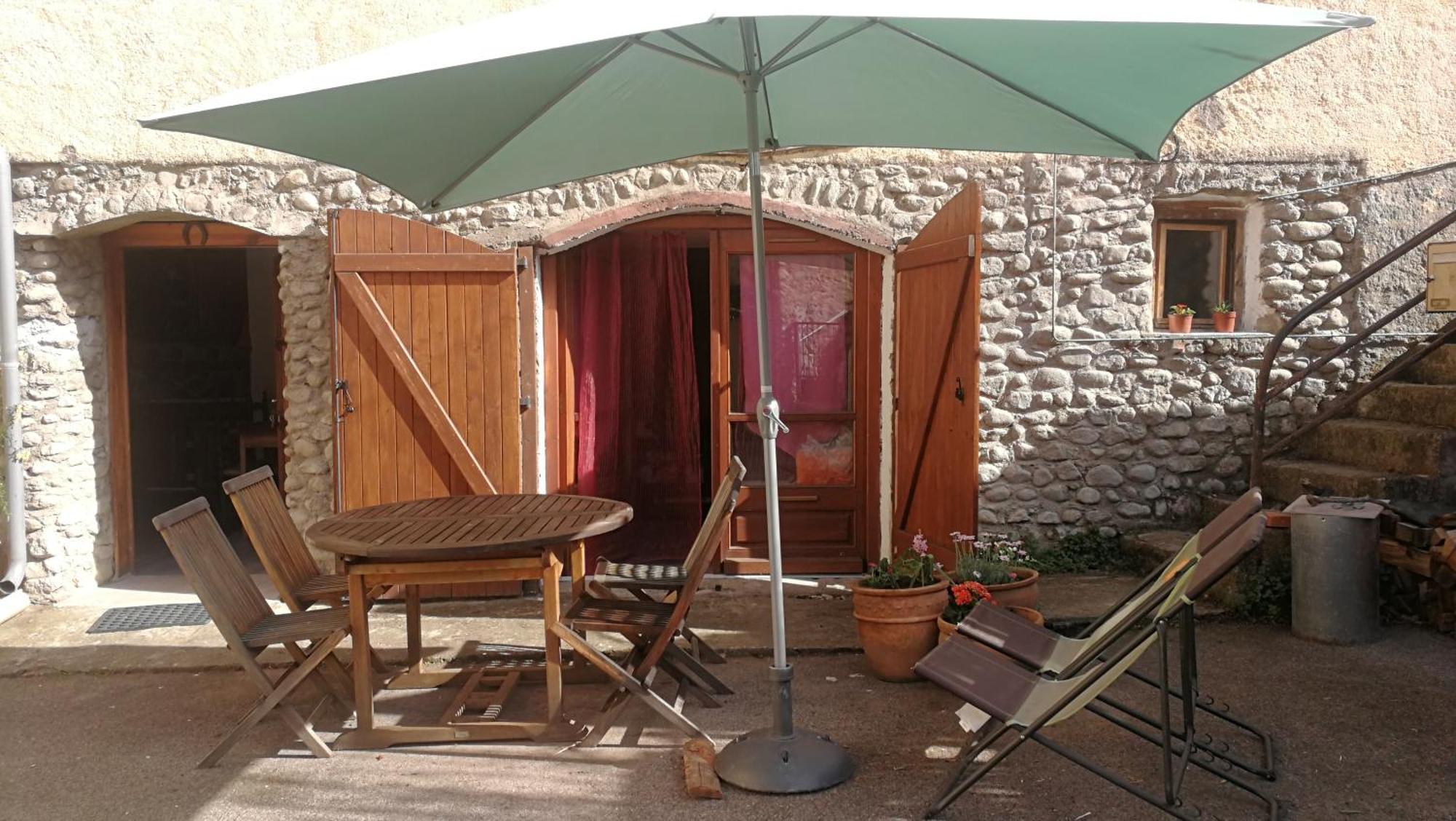 La Cirerole Hotel Casteil Екстериор снимка